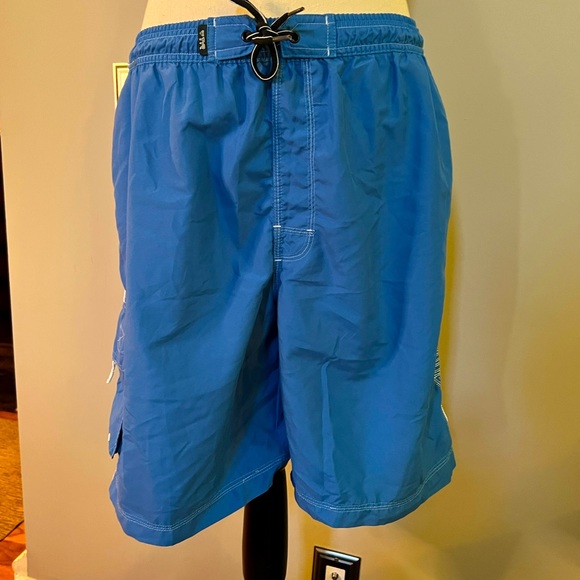 TYR Solid Blue Swim Trunks / Board Shorts Size Large - Picture 1 of 7